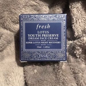 Fresh lotus youth preserve